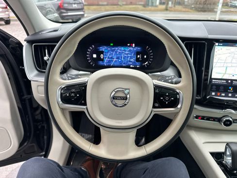 Used 2024 Volvo XC60 B5 Core w/ Climate Package AWD/4WD image 11