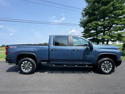 Used 2024 Chevrolet Silverado 2500 Custom w/ Custom Value Package AWD/4WD image 7