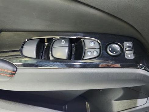 Certified 2025 Nissan Altima 2.5 SR FWD image 17
