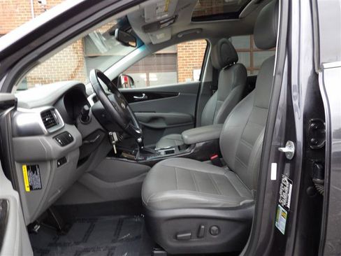 Used 2016 Kia Sorento EX image 10