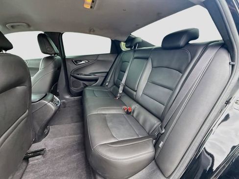 Used 2018 Chevrolet Malibu LT w/ Leather Package FWD image 21