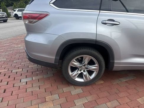 Used 2014 Toyota Highlander Limited FWD image 15