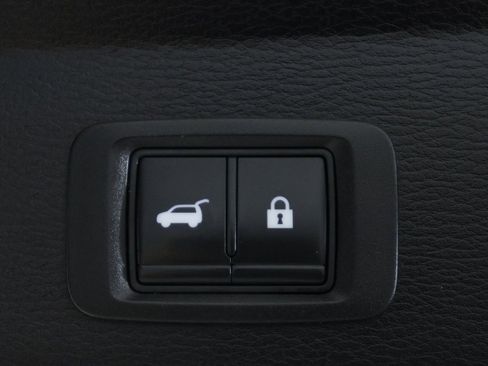 Used 2022 Mitsubishi Outlander SE image 8