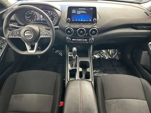 Used 2025 Nissan Sentra SR FWD image 12