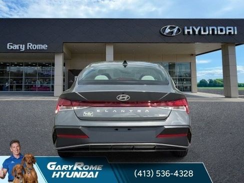 Certified 2026 Hyundai Elantra Limited FWD image 7