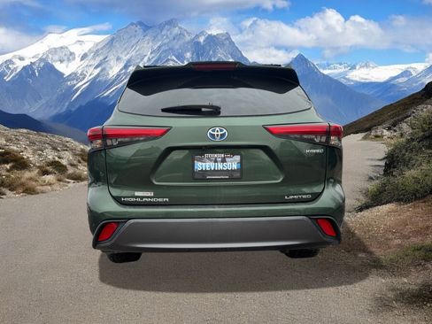 Used 2023 Toyota Highlander Limited image 4