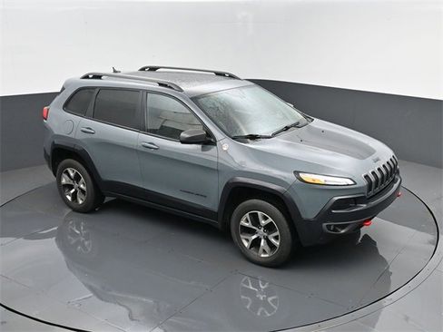 Used 2015 Jeep Cherokee Trailhawk w/ Comfort/Convenience Group image 23
