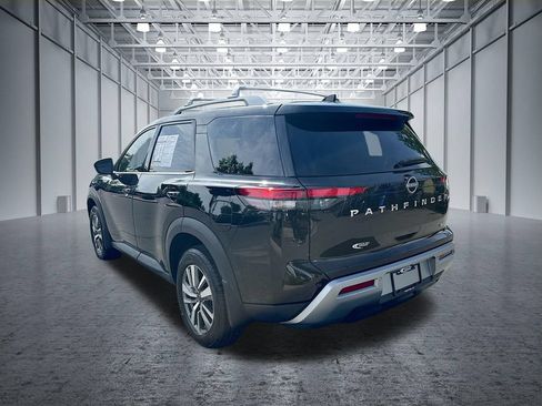 Certified 2024 Nissan Pathfinder SL FWD image 6