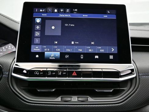 New 2026 Jeep Compass Latitude AWD/4WD image 32