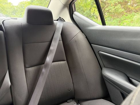 Used 2025 Nissan Altima 2.5 SV FWD image 37