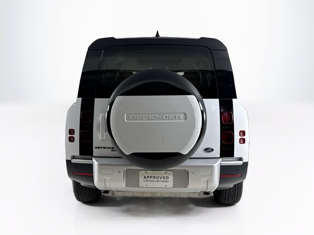 Used 2023 Land Rover Defender 130 SE AWD/4WD image 4