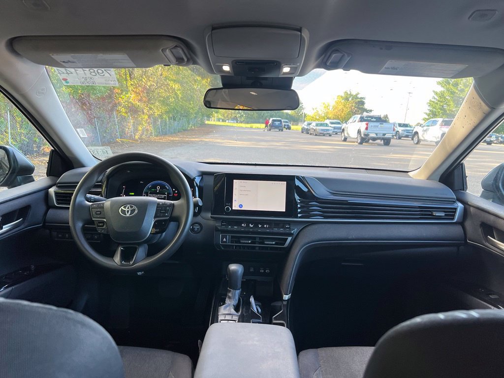 Used 2025 Toyota Camry LE FWD image 36