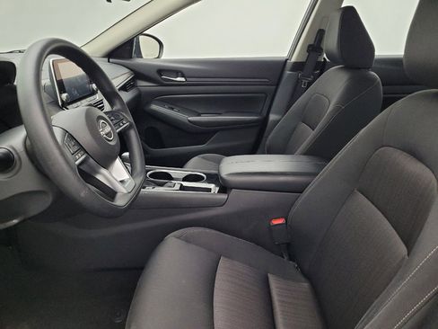 Used 2024 Nissan Altima 2.5 SV image 17