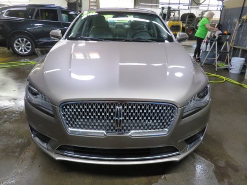 Used 2020 Lincoln MKZ w/ Convenience Package FWD image 2