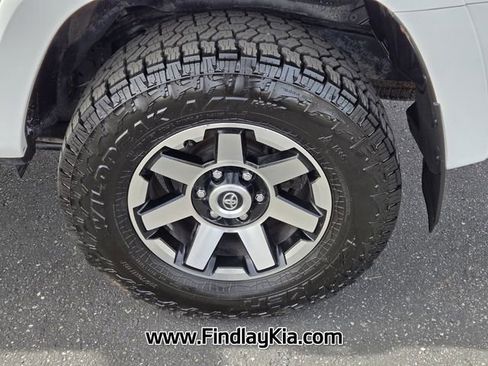 Used 2018 Toyota 4Runner TRD Off-Road Premium image 10