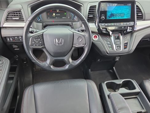Used 2024 Honda Odyssey Sport image 13