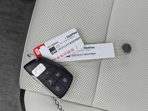 Used 2024 GMC Acadia Denali w/ Super Cruise Package image 33