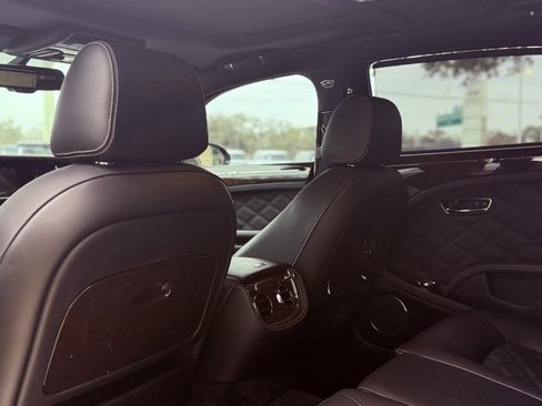 Used 2014 Bentley Mulsanne image 22
