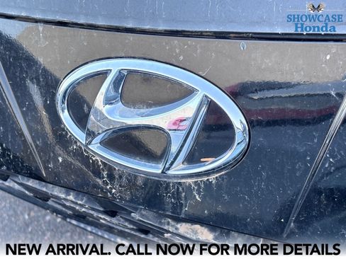Used 2023 Hyundai Elantra Blue FWD image 8