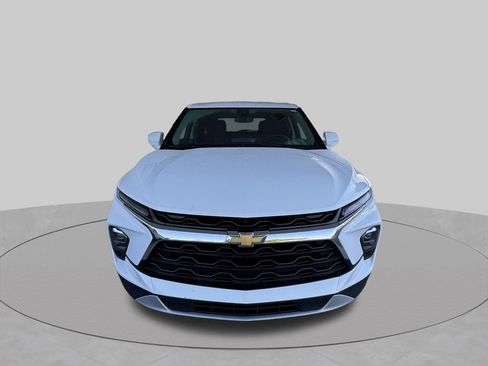 Used 2024 Chevrolet Blazer LT FWD image 3