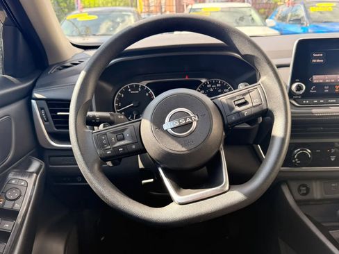 Used 2024 Nissan Rogue S FWD image 18