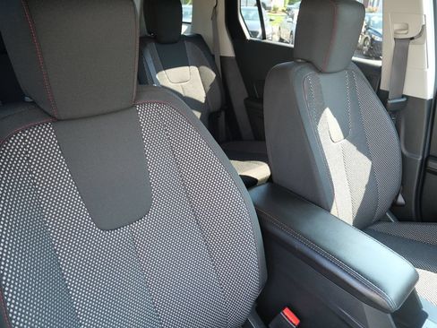 Used 2017 GMC Terrain SLE FWD image 19