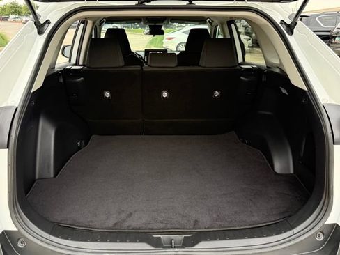 Used 2021 Toyota RAV4 LE FWD image 28