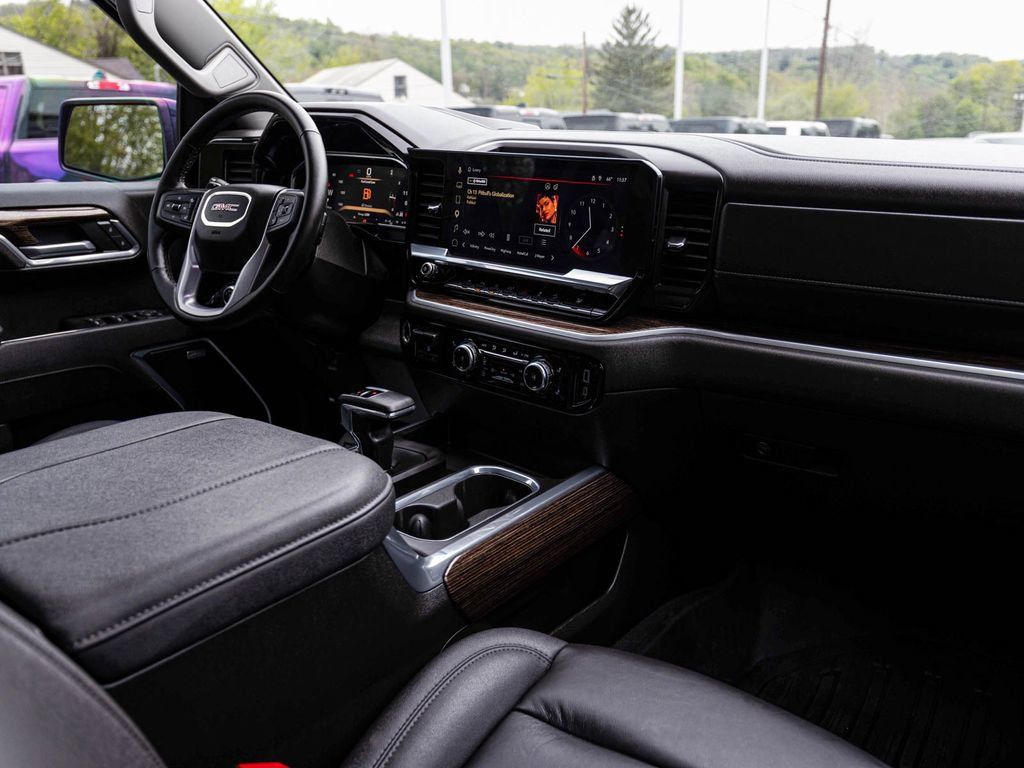 Used 2026 GMC Sierra 1500 Elevation w/ Elevation Premium Package AWD/4WD image 32