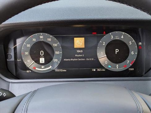 Used 2025 Land Rover Range Rover Velar Dynamic SE image 11