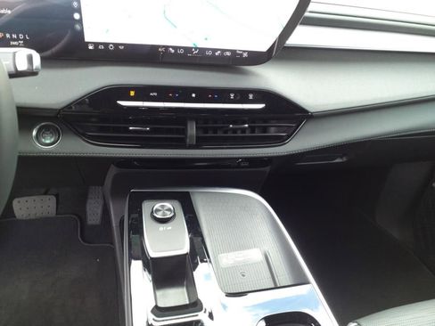 New 2025 Buick Enclave Sport Touring w/ Power Package image 15