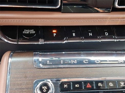 New 2025 Lincoln Aviator Reserve w/ Jet Appearance Package image 7