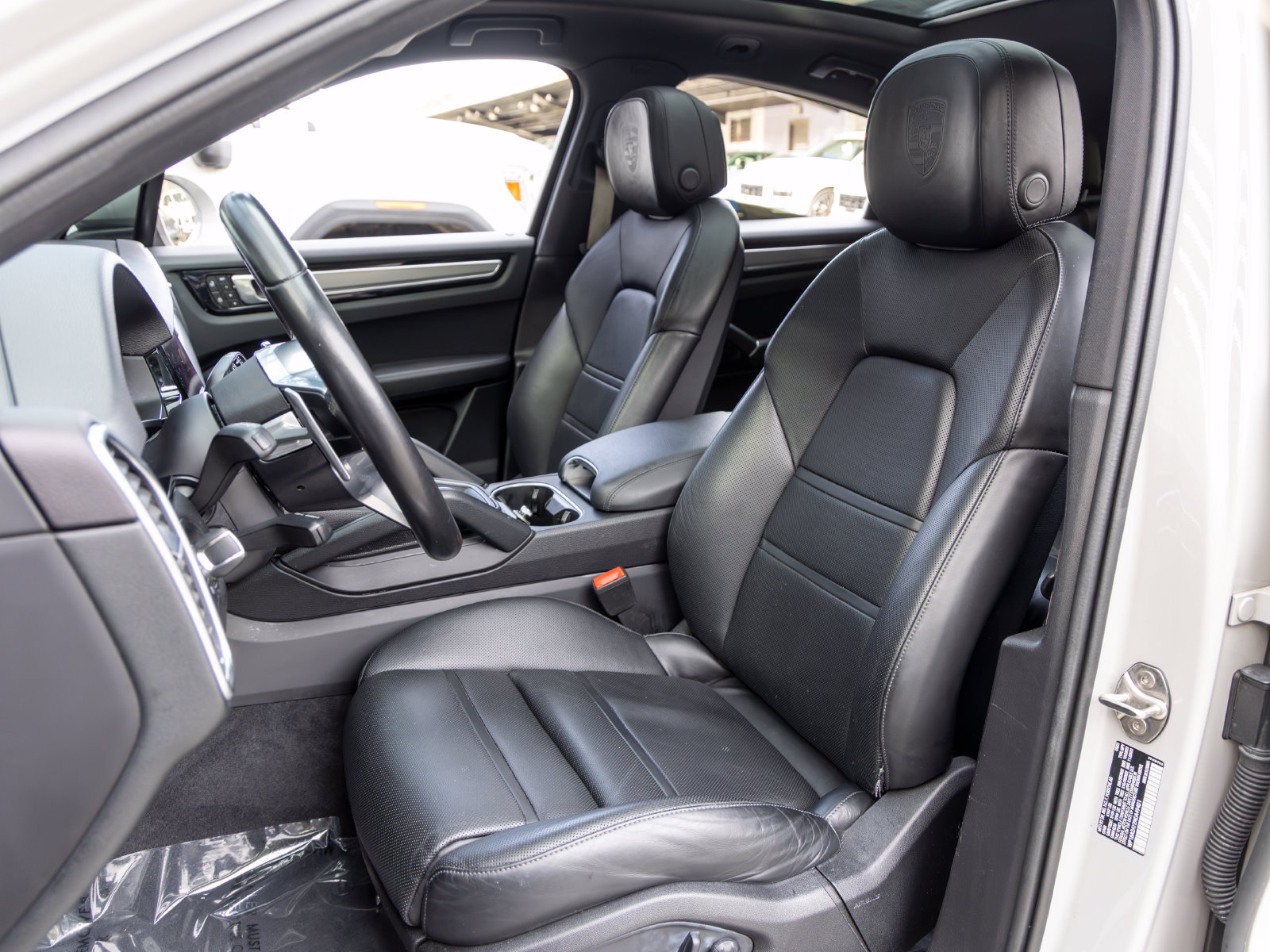 Certified 2022 Porsche Cayenne Platinum Edition AWD/4WD image 5