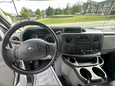 Used 2013 Ford E-350 and Econoline 350 Super Duty w/ Payload Pkg image 17