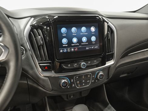 Used 2023 Chevrolet Traverse LT w/ Rear Camera Mirror Package image 22