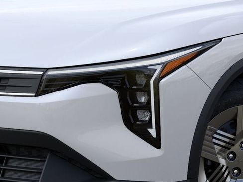New 2026 Kia K4 LX image 10