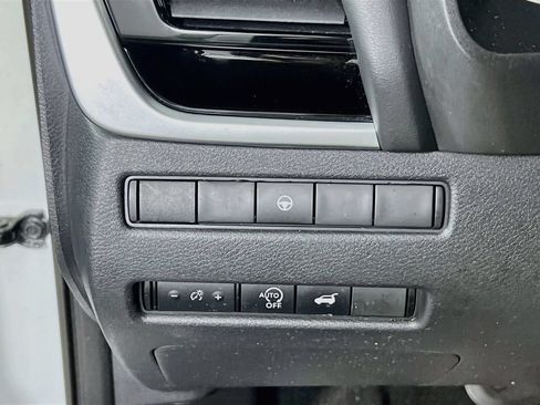 Used 2023 Nissan Rogue SL w/ SL Premium Package AWD/4WD image 9