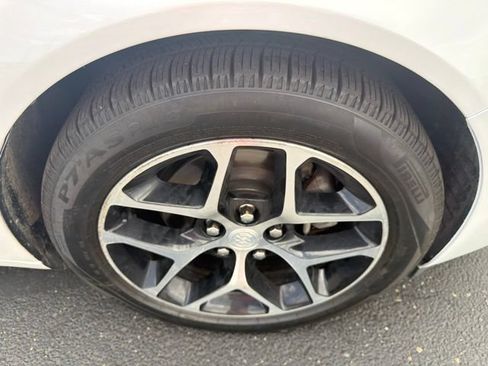 Used 2017 Buick Regal Sport Touring FWD image 29