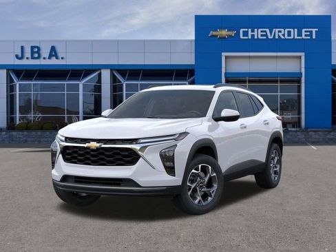 New 2026 Chevrolet Trax LT w/ Sunroof Package image 6