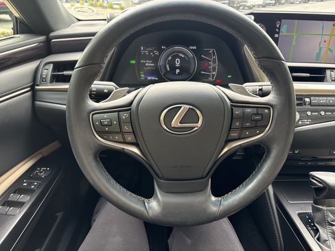 Used 2021 Lexus ES 300h w/ Premium Package FWD image 18
