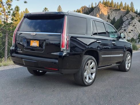 Used 2019 Cadillac Escalade Premium Luxury image 6