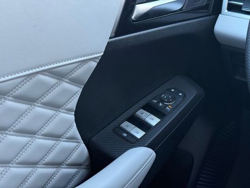 New 2025 Mitsubishi Outlander SEL image 7