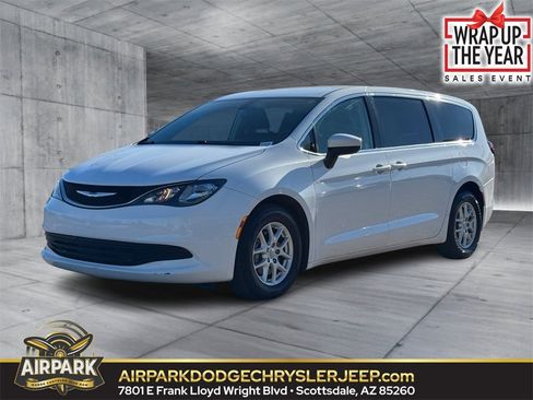 Used 2019 Chrysler Pacifica LX image 1