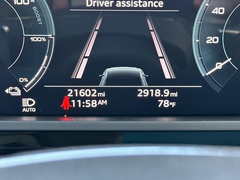 Used 2022 Audi e-tron Premium image 25