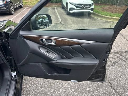 Used 2018 INFINITI Q50 Luxe w/ Essential Package (3.0T Luxe) AWD/4WD image 18