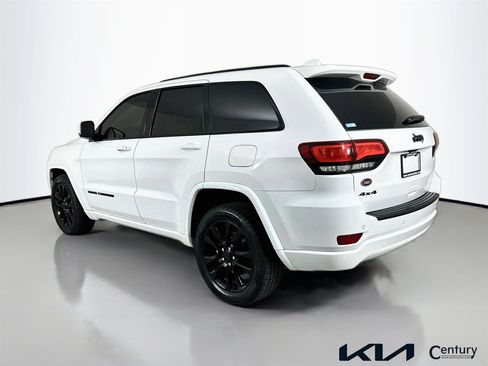 Used 2021 Jeep Grand Cherokee Laredo X AWD/4WD image 7