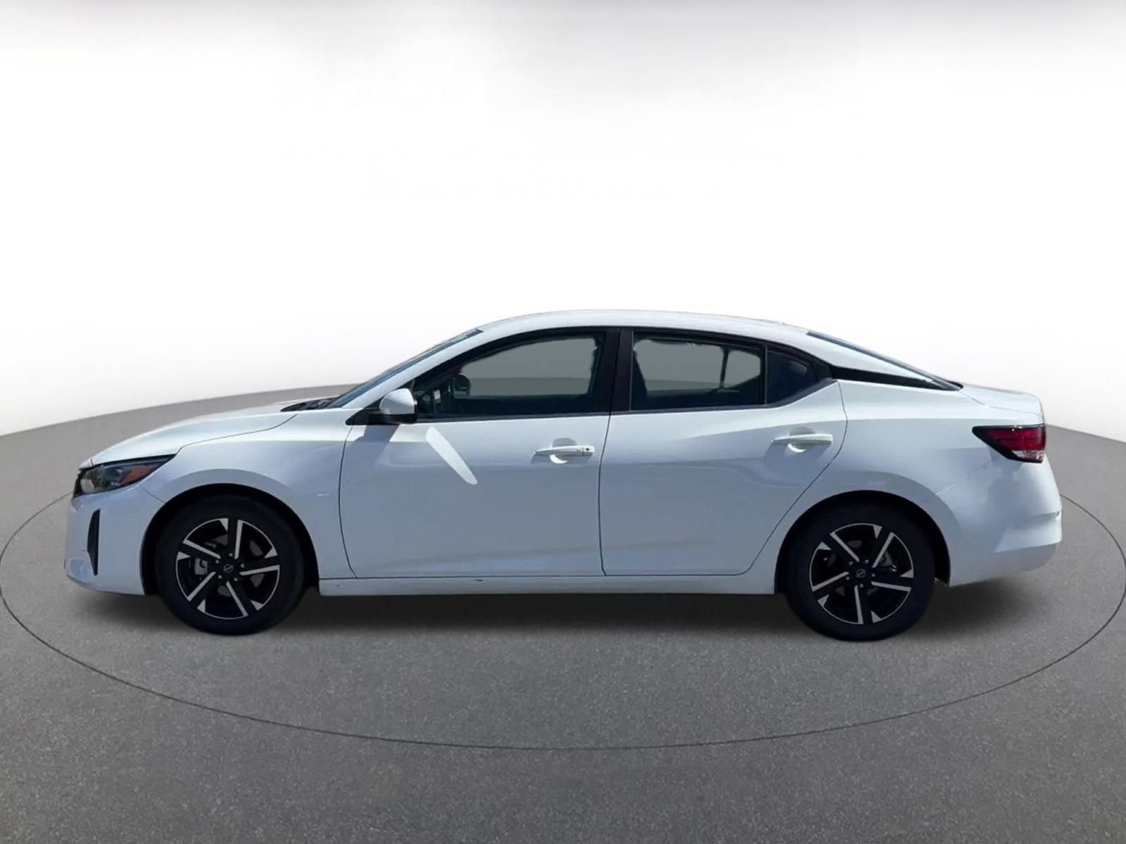 Used 2025 Nissan Sentra SV FWD image 8