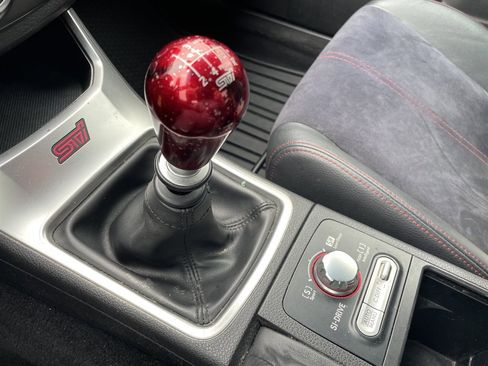 Used 2011 Subaru Impreza WRX STI image 6