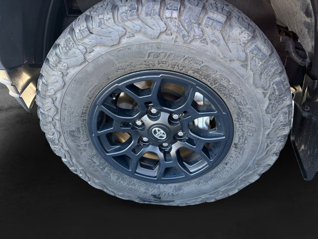 Certified 2022 Toyota Tacoma SR5 w/ Technology Package AWD/4WD image 11