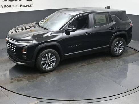 New 2026 Chevrolet Equinox LT w/ Convenience Package II FWD image 22
