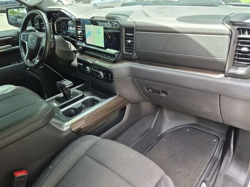 Used 2025 Chevrolet Silverado 1500 LT Trail Boss w/ Convenience Package II AWD/4WD image 27